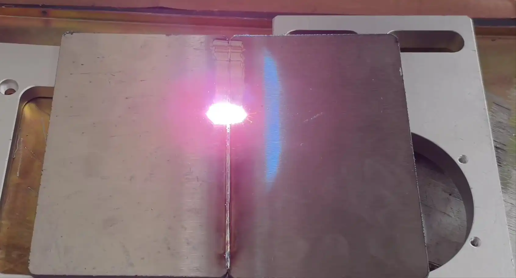 laser cleaning machine